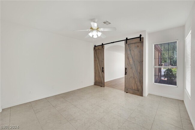 Foto del edificio - 8432 Bay Crest Dr