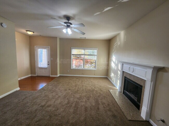 Building Photo - 1428 Autumn Wood Trail