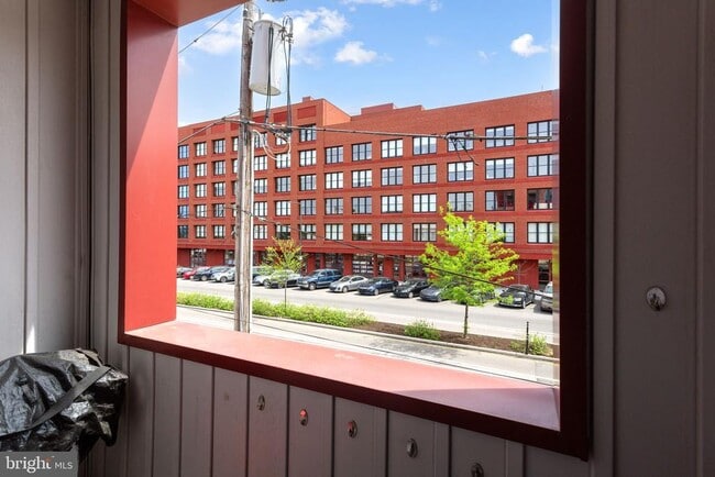 Building Photo - 1500 N American St