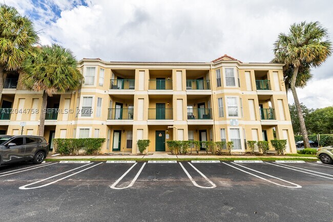 Building Photo - 777 Riverside Dr
