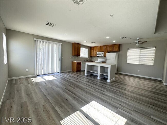 Foto del edificio - 3231 Ocean Spray Ct