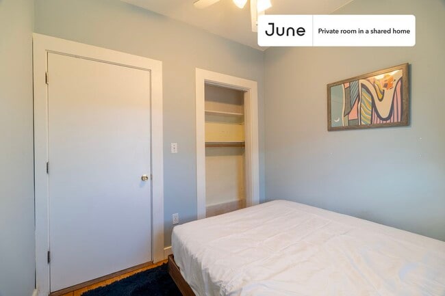 Building Photo - Room in Shared 2 bed/1 bath home