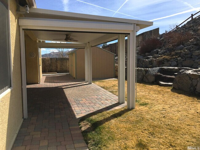 Foto del edificio - 1467 Bluewood Dr