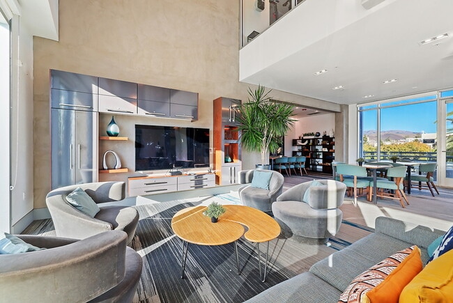 Building Photo - ViO