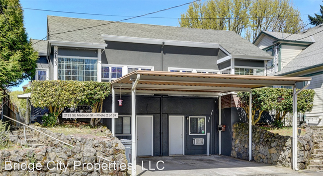Foto del edificio - 3 br, 1.5 bath House - 2133 SE Madison St.