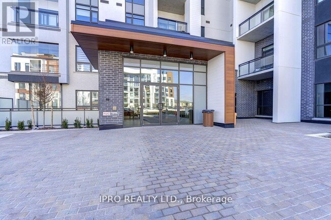 Photo du bâtiment - 470-470 Gordon Krantz Ave
