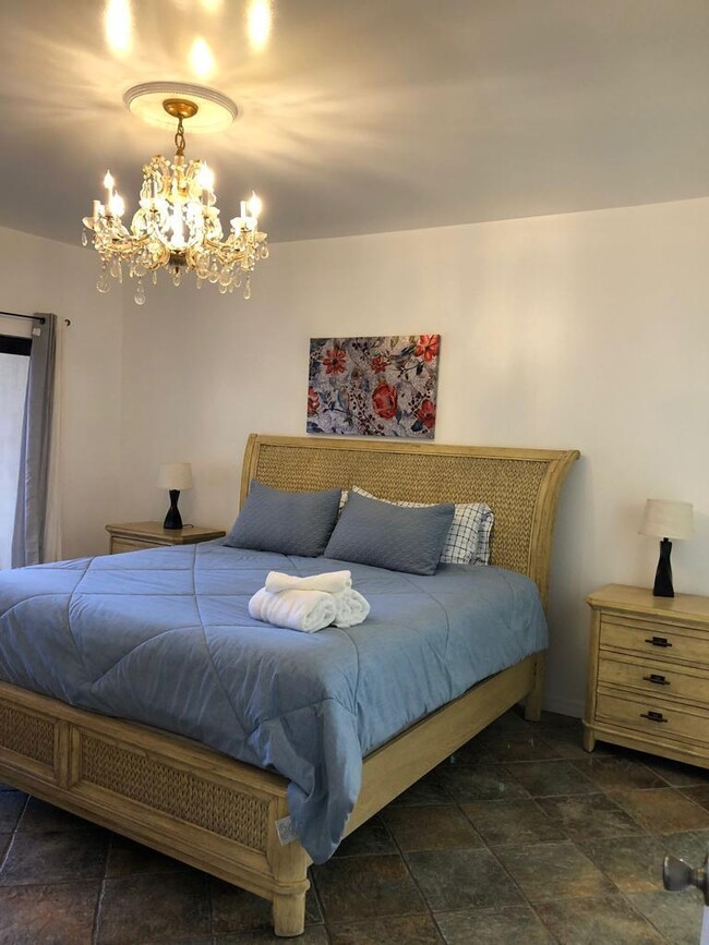 Foto del edificio - 12745 Westhampton Cir