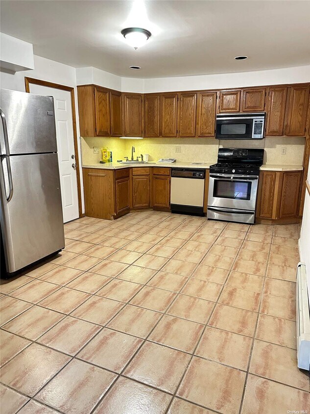 Foto principal - 178 Commack Rd