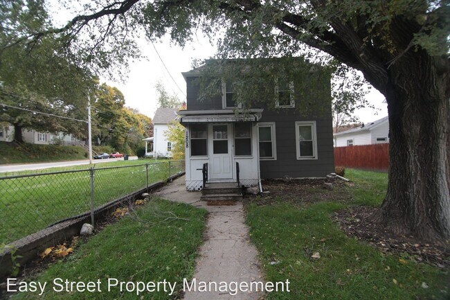 Building Photo - 3 br, 1 bath House - 1208 17th St.