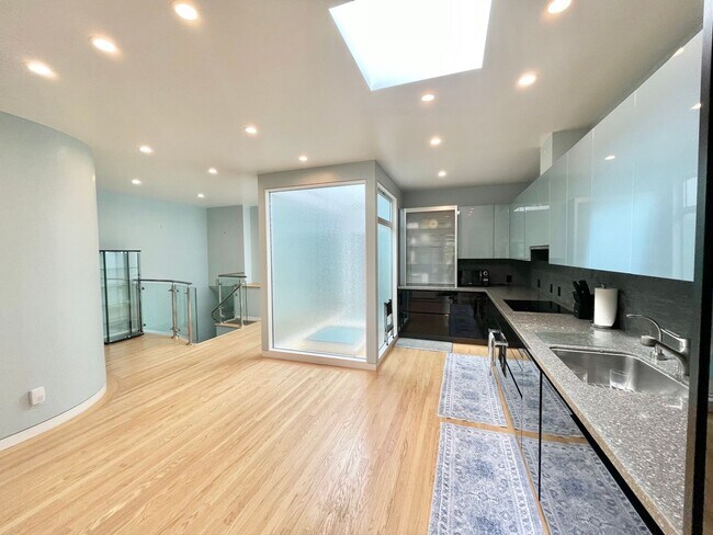 Foto del edificio - 536-538-538 Parker Ave