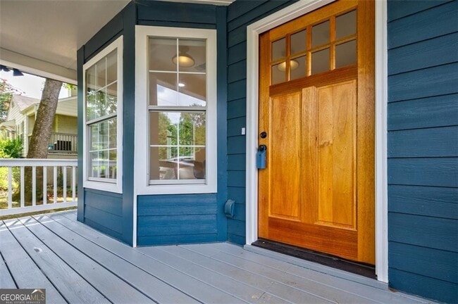 Building Photo - 2749 Memorial Dr SE