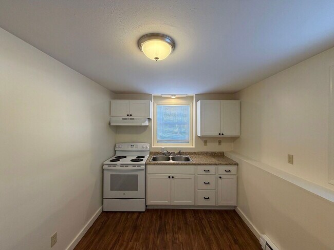 Foto del edificio - 12 Renarl Ave