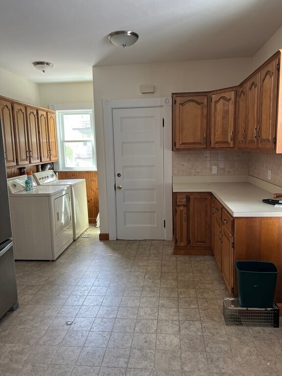 Foto del edificio - 16 Sullivan Rd