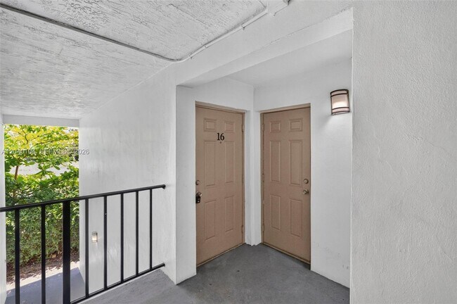 Foto del edificio - 151 SE 6th Ave