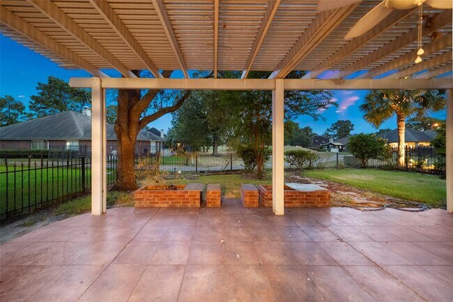 Foto del edificio - 8014 Sports Haven Dr