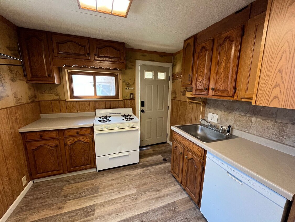 Foto principal - 1 Bed 1 Bath Single Family Home in Wausau