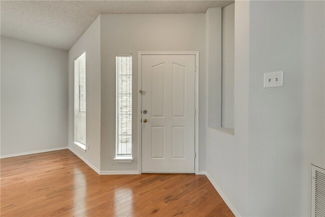 Building Photo - 905 Ponderosa Creek