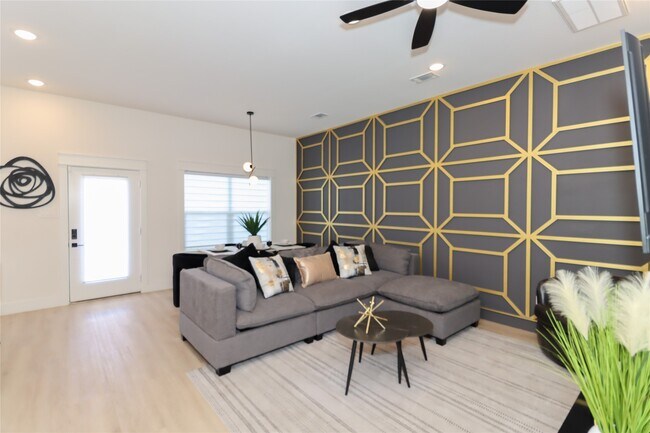 Foto del edificio - 4902 Higgins St