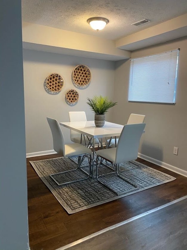 Foto del edificio - Stone Creek Apartments