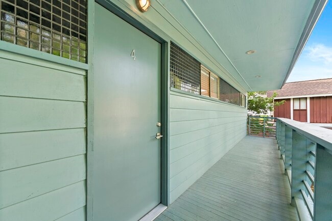 Building Photo - 217 E 12th St