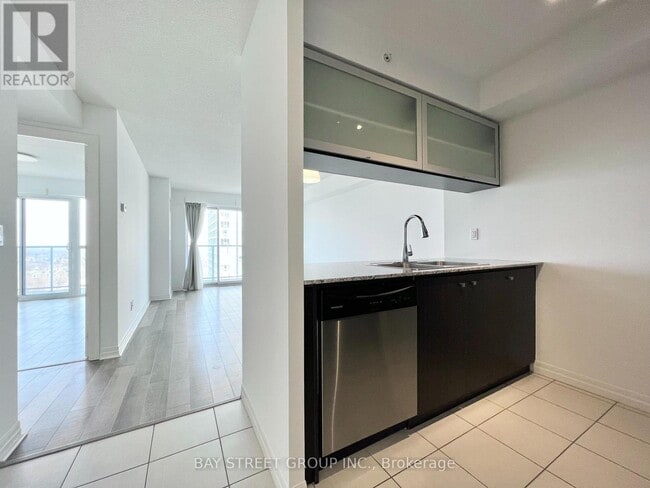 Building Photo - 275 Yorkland Rd