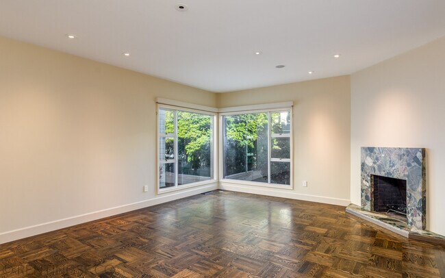 Building Photo - 76 Lapidge St