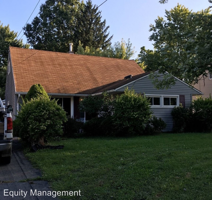 Foto principal - 5 br, 2 bath House - 4222 Woodmere Dr