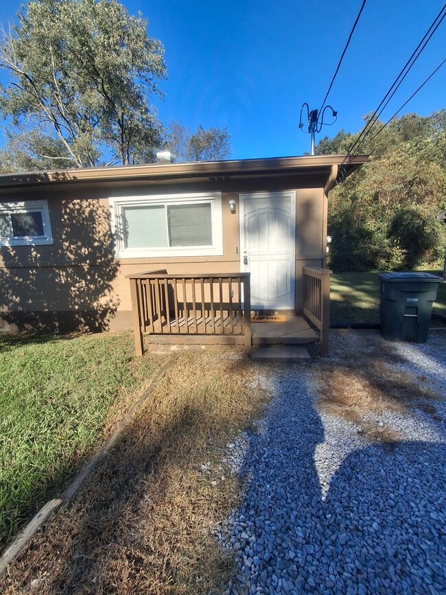 Photo - 5291-5293 Usher Drive Apartment