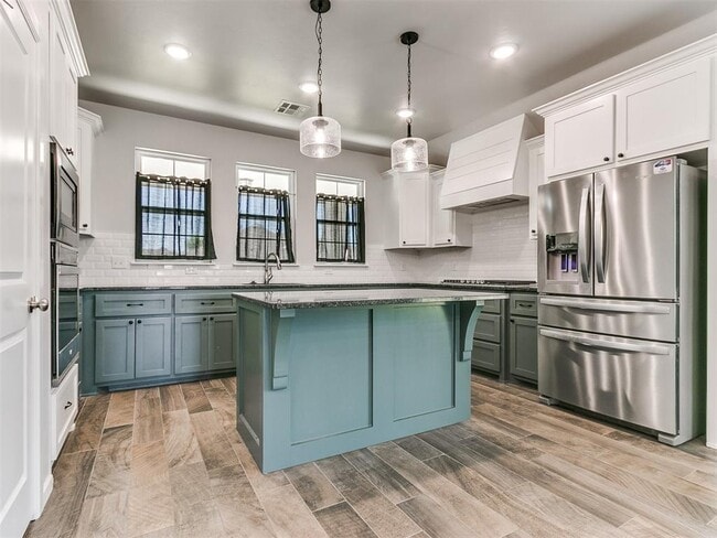 Building Photo - 2503 Charlton Dr