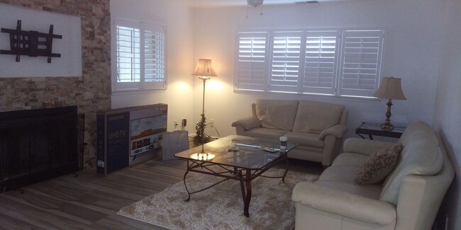 Building Photo - Fully Furnished Condo