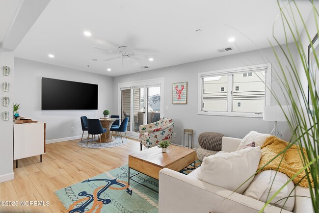 Foto del edificio - 132 Sampson Ave