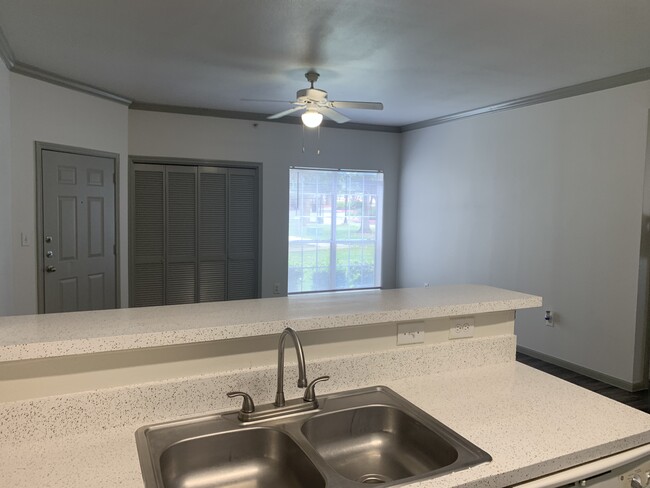 Open Concept Kitchen - Lakeline Apartments