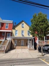 Building Photo - 412 11th St
