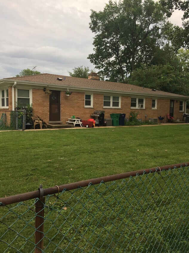 Outside front of DUPLEX unit A - 803 E South Broadway Ave