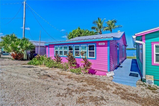 Building Photo - 4760 Pine Island Rd