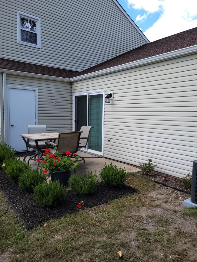 17 S Seas Ct Unit End 17, Barnegat, NJ 08005 Condo for Rent in Barnegat, NJ