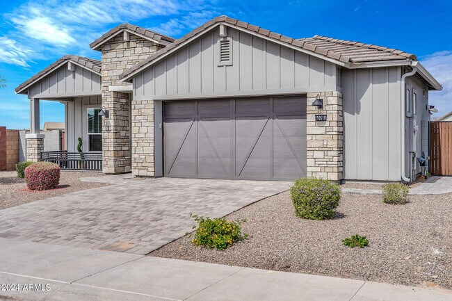 Building Photo - 10518 W Albert Ln