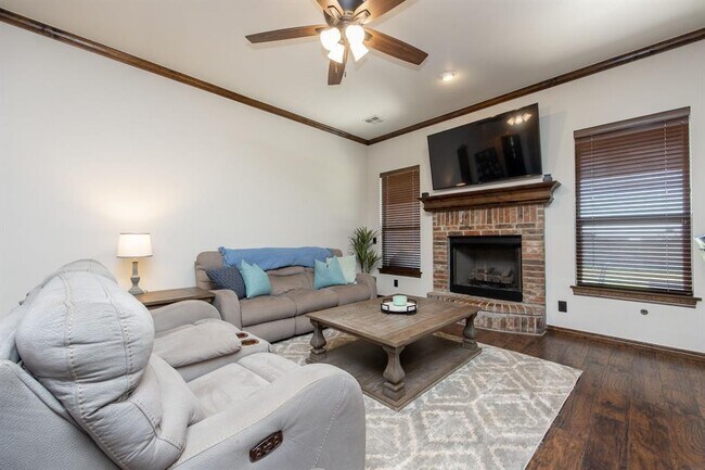 Foto del edificio - 18121 Haslemere Ln