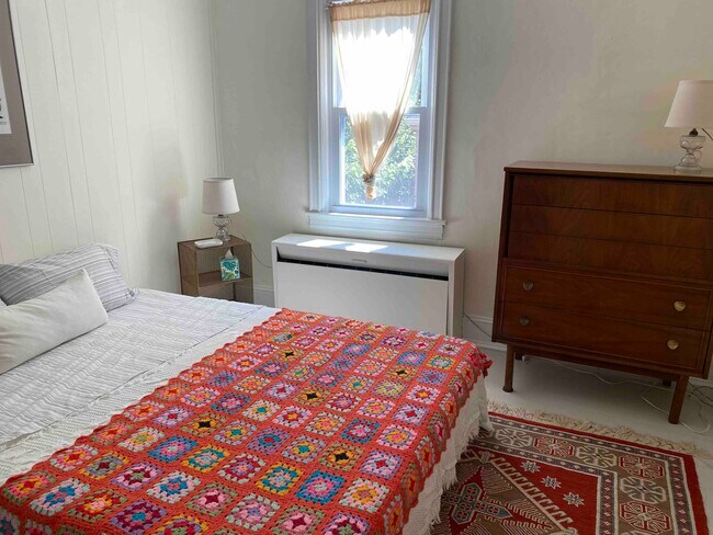 habitación de invitados u oficina - 74 S Main St