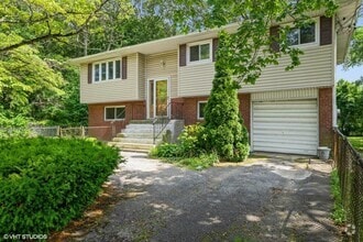 Building Photo - 472 Essex St