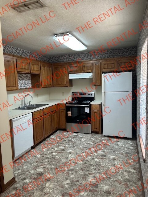Foto del edificio - 1045 Sanders Ln