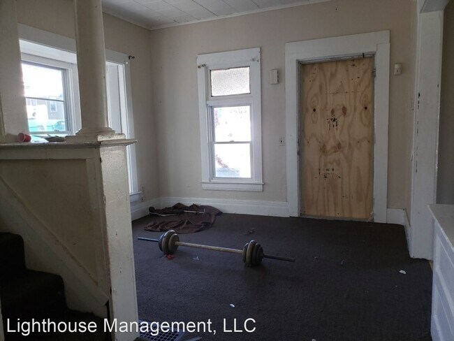 Building Photo - 4 br, 1.5 bath House - 48 Quincy St.