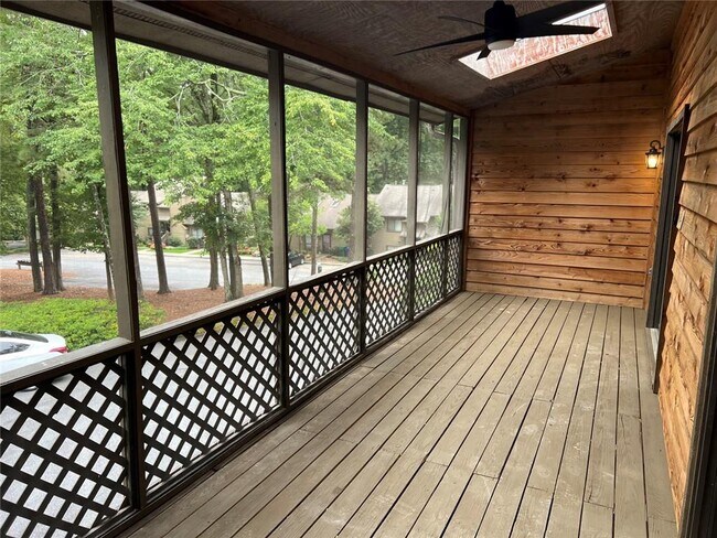 Foto del edificio - 1865 D'Youville Ln