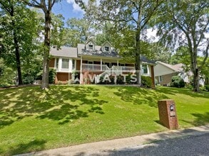 Building Photo - 4854 Pinedale Way