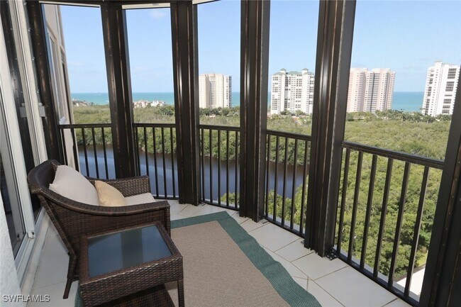 Foto del edificio - 8990 Bay Colony Dr