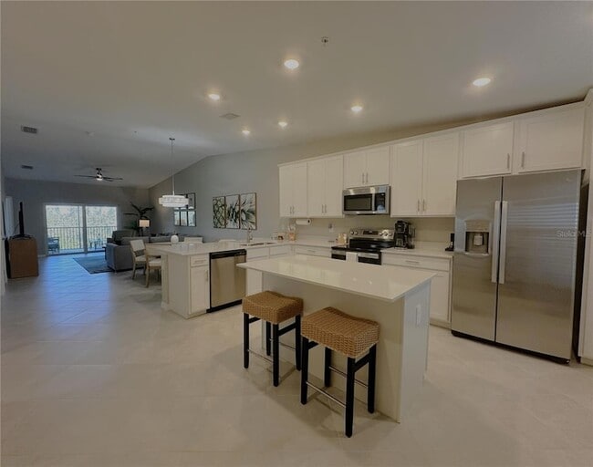 Building Photo - 14221 Heritage Landing Blvd