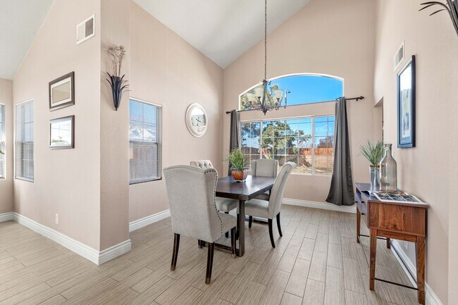 Foto del edificio - 2813 Sandstone Ct