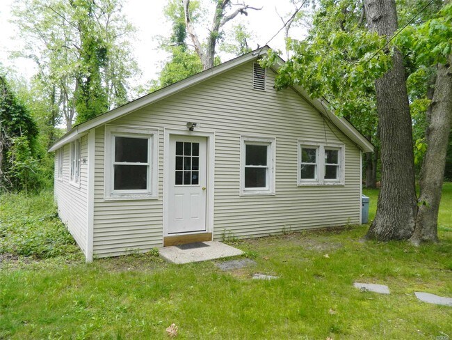 Building Photo - 230 Meeting House Creek Rd
