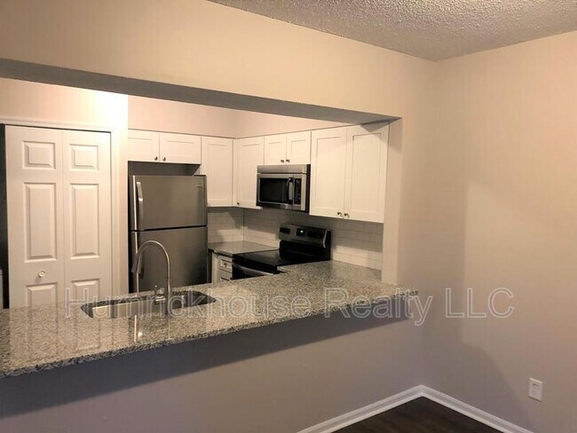 Foto del edificio - 20109 Henderson Rd