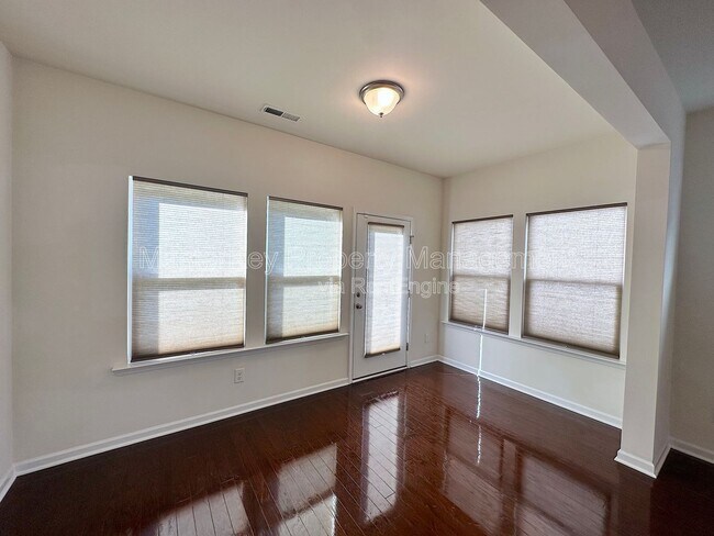 Building Photo - 205 Azalea Vw Wy